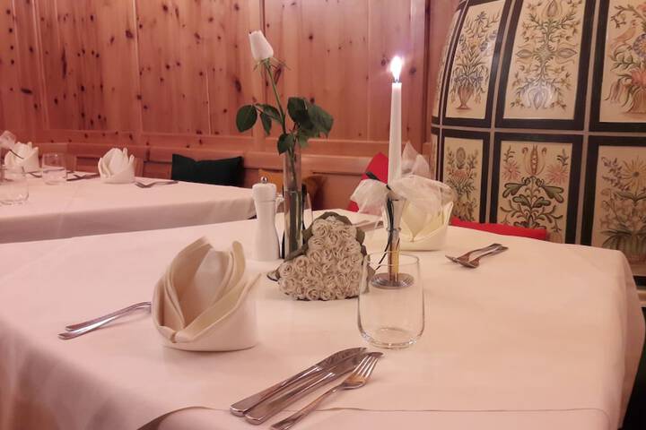 Dining 21 of 42