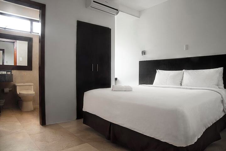 Room 4 of 30