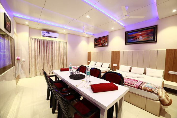 Room 11 of 26