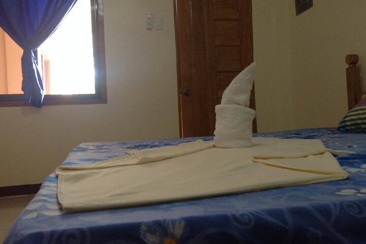 Room 9 of 20
