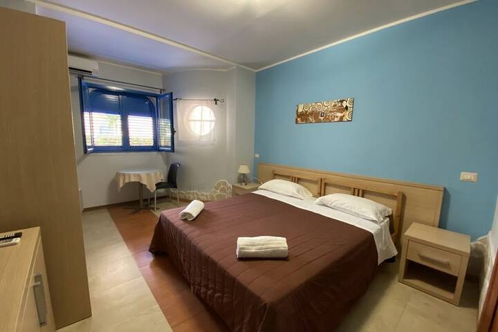 Room 6 of 24