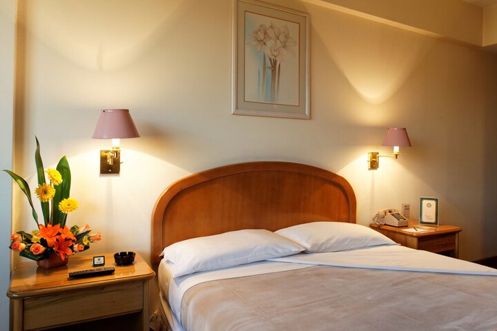 Room 8 of 60