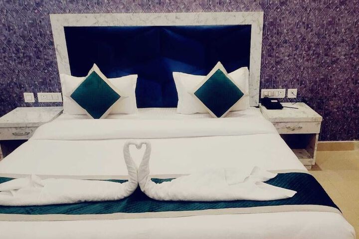 Room 5 of 19
