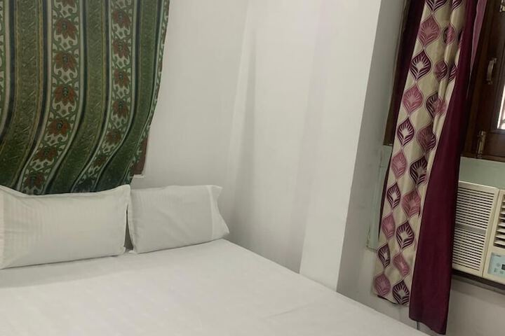 Room 26 of 60