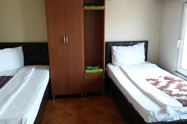 Room 13 of 25
