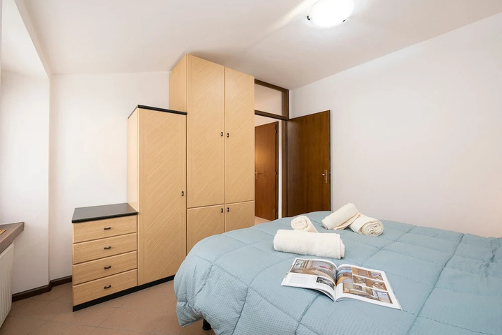Room 3 of 17