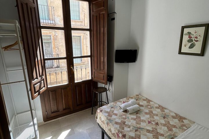 Room 5 of 28