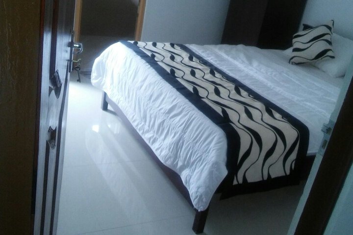 Room 4 of 25