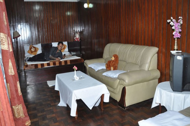 Room 4 of 12