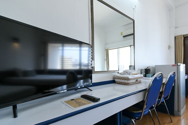 Room 27 of 120
