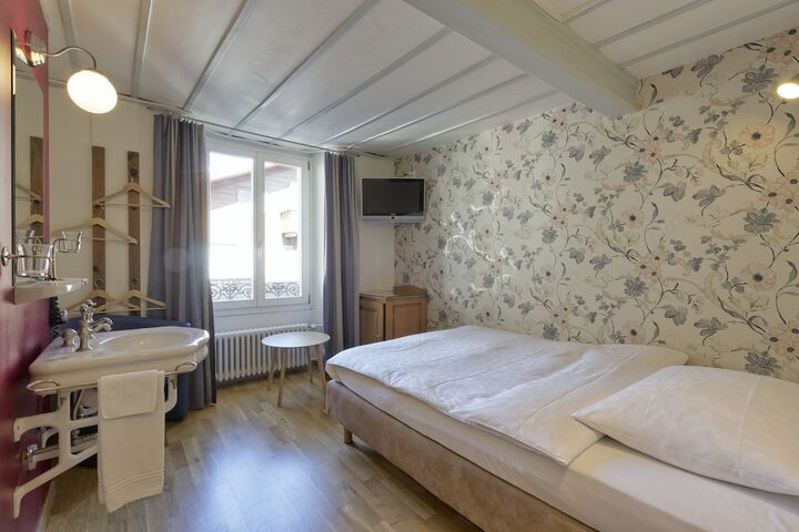 Room 4 of 35