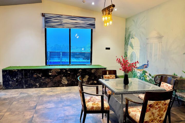Room 115 of 196