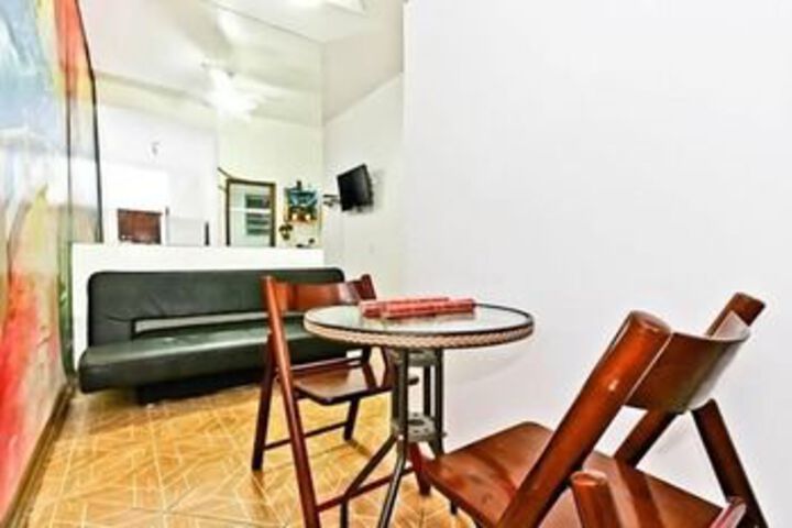 Room 13 of 20