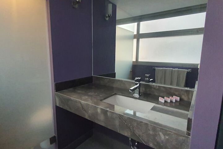Room 7 of 13