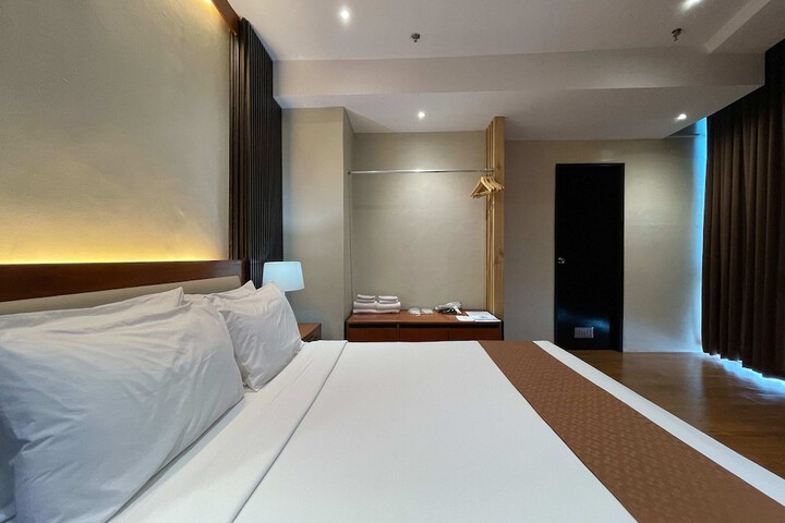 Room 17 of 90