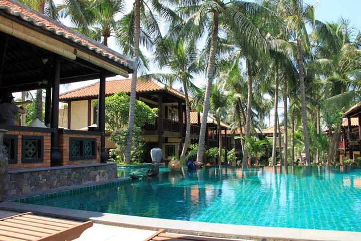 Pool Hotel