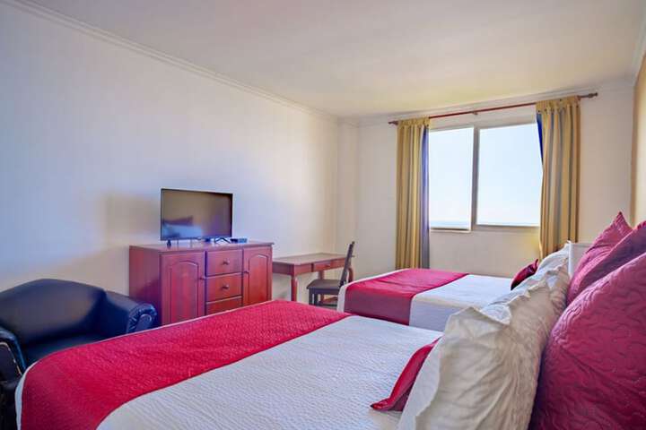 Room 4 of 18