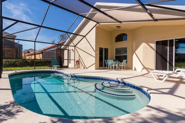 Pool 11 of 22