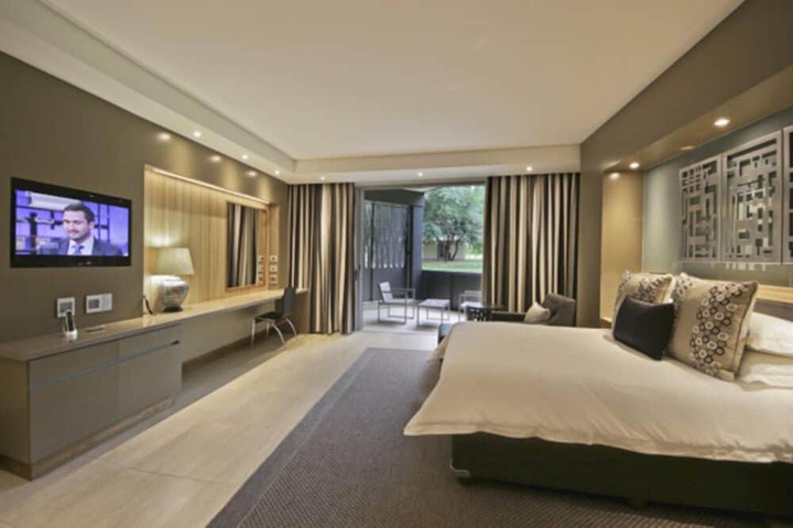 Room 6 of 35