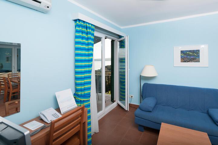 Room 21 of 44