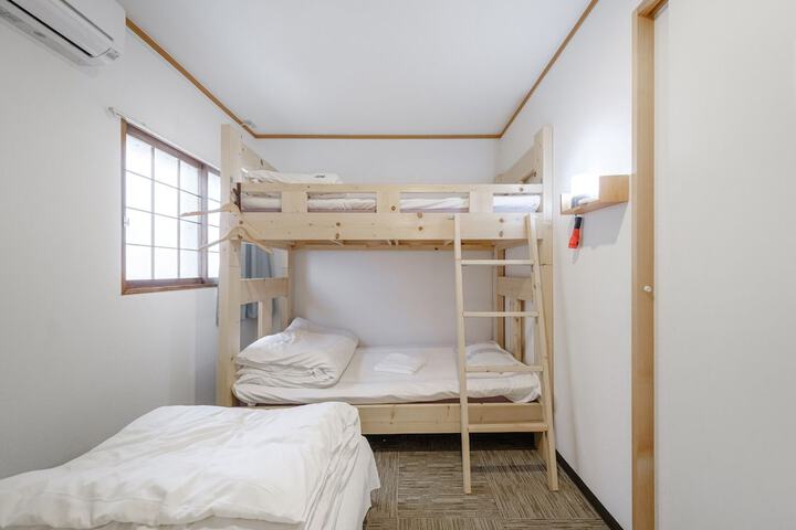 Room 21 of 54