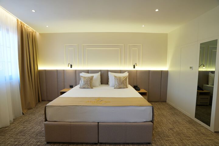 Room 27 of 51