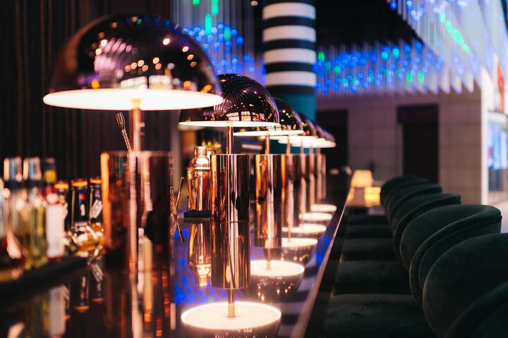 Lounge 52 of 67