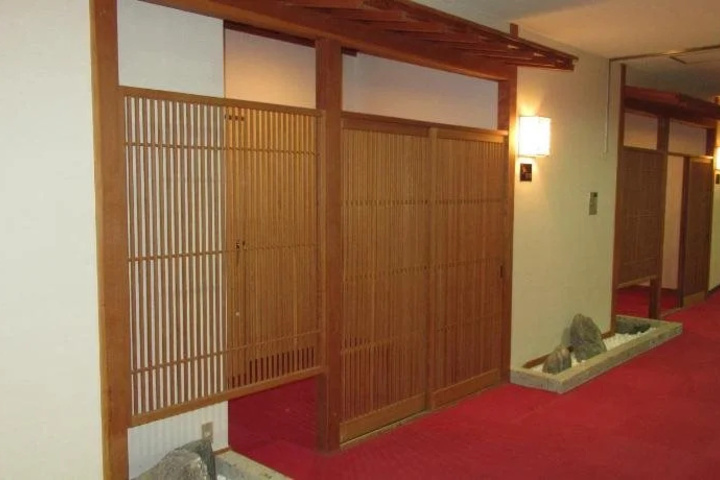 Room 2 of 25