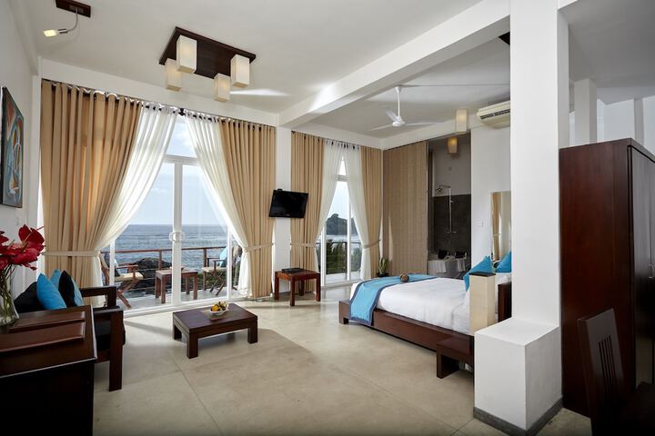 Room 18 of 53
