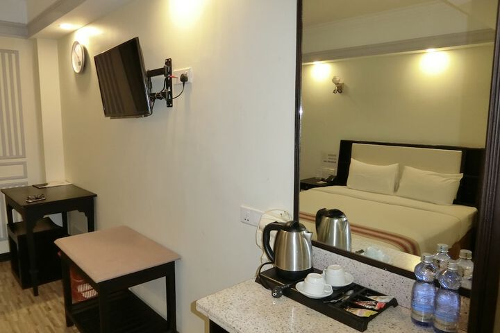 Room 15 of 26