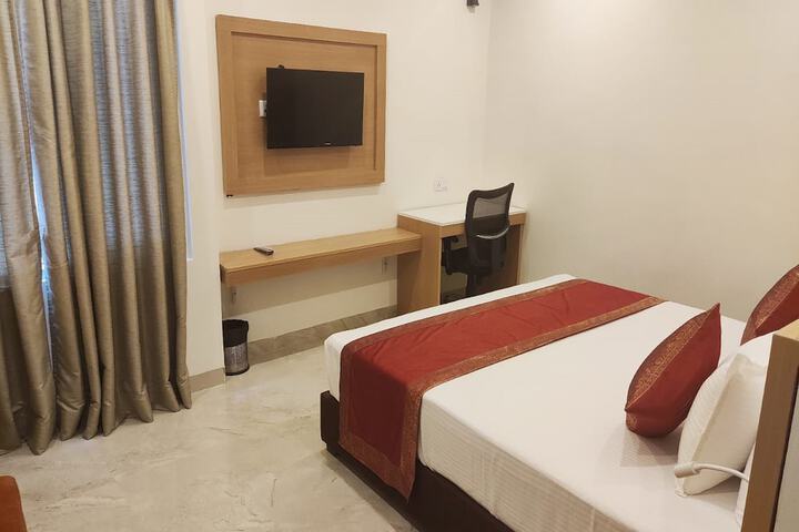 Room 8 of 21