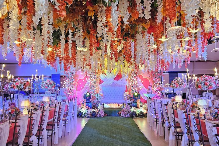 Ballroom/Hall 155 of 199