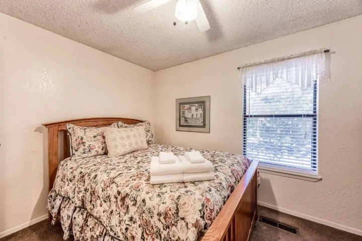 Room 5 of 15