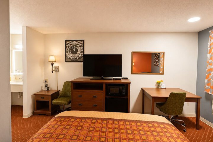 Room 8 of 22