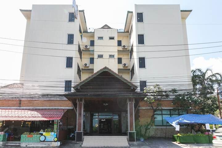 Hotel 53 of 55
