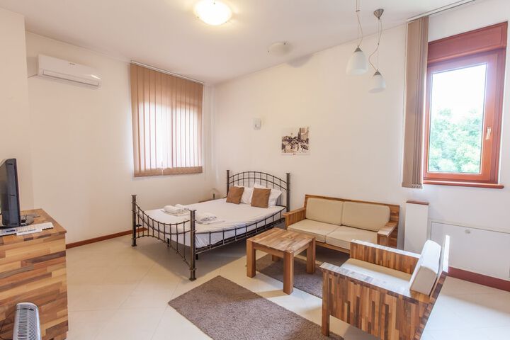 Room 14 of 43