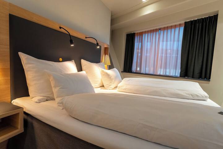 Room 27 of 67