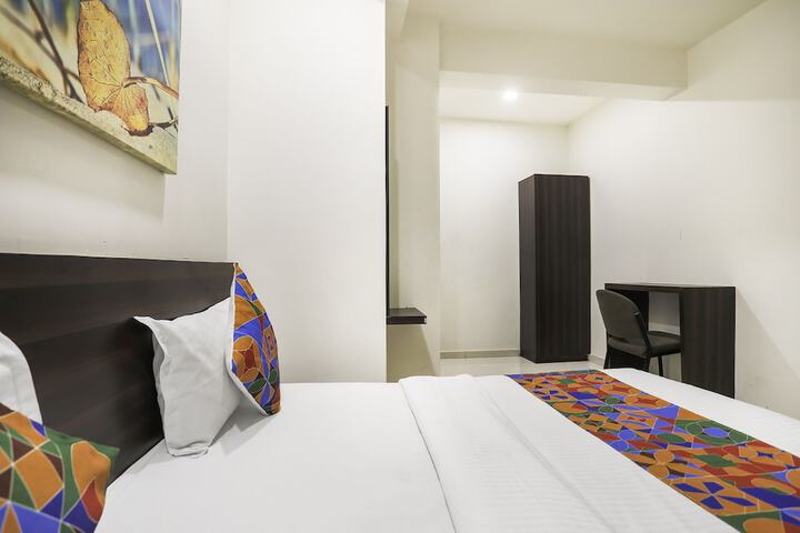 Room 19 of 34