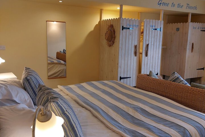 Room 16 of 44