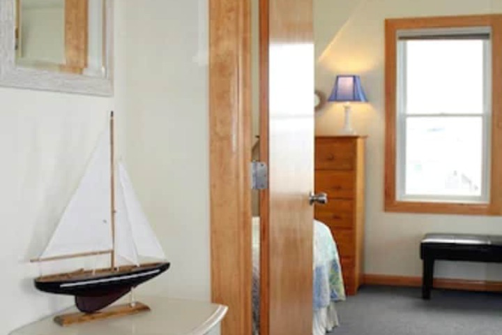 Room 52 of 190
