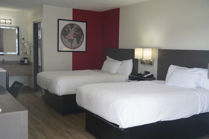 Room 25 of 41