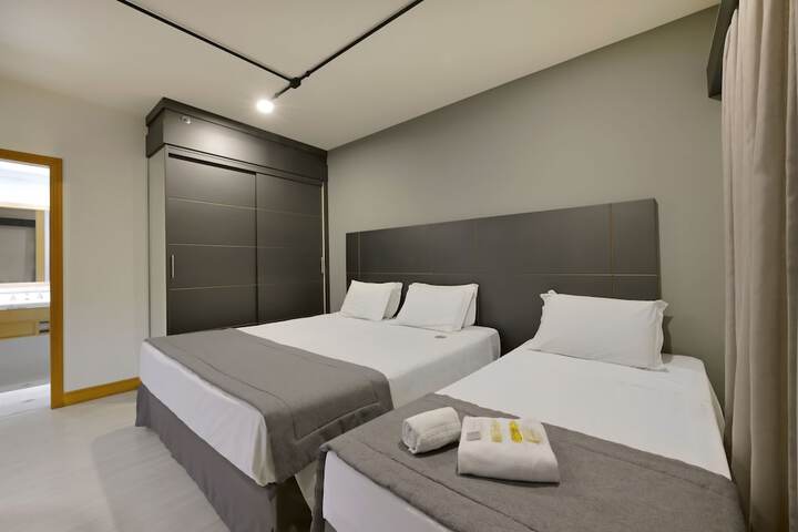 Room 3 of 96