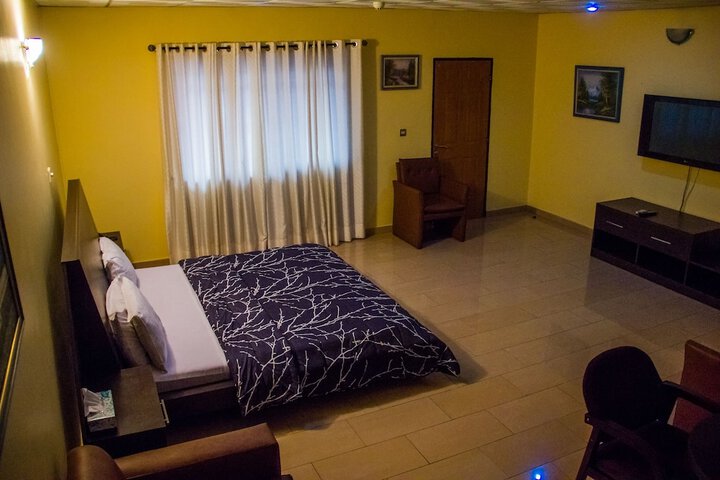 Room 11 of 26