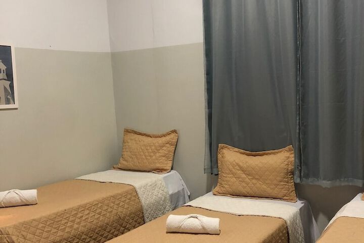 Room 8 of 34