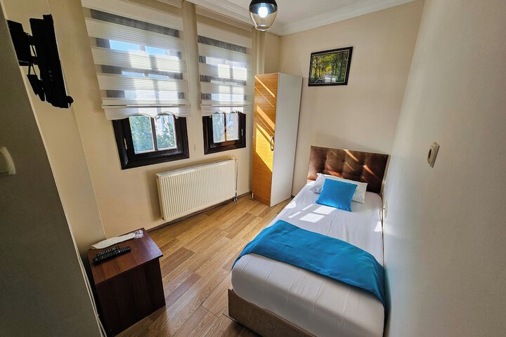 Room 18 of 36