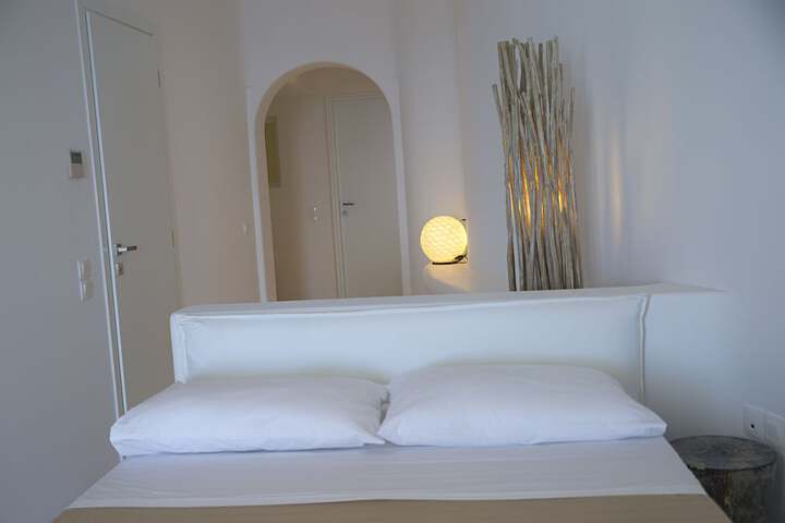 Room 10 of 34