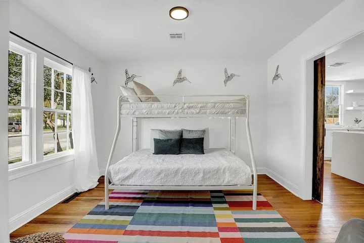 Image of Stunning Luxury Rental Near Main W / hot-tub & firepit