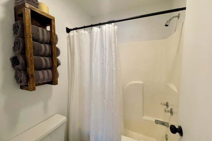 Classic Room 2 Queen Beds (6 of 7)