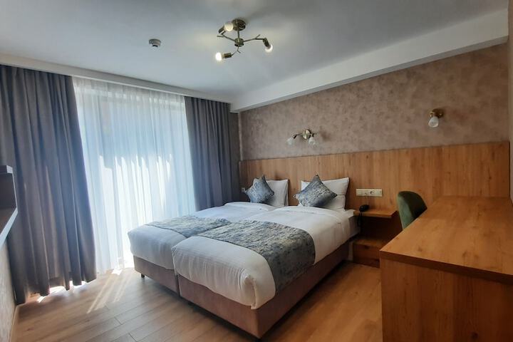 Room 12 of 71