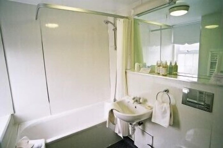 Room 20 of 32